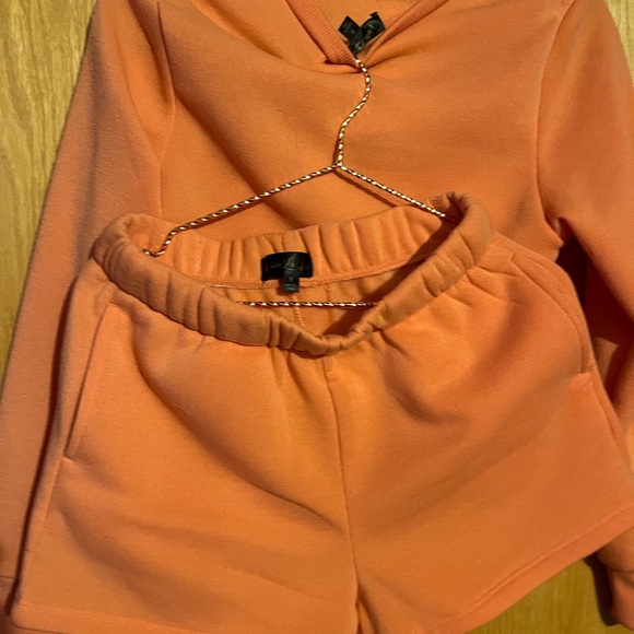 Orange three piece short set / Med - Picture 3 of 3